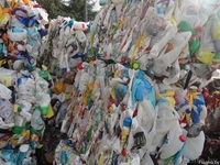 Продаем Б/у ПНД бутылки, прессованные в кипы, с содержанием до 10% ПП бутылок - Изображение #1, Объявление #1336542