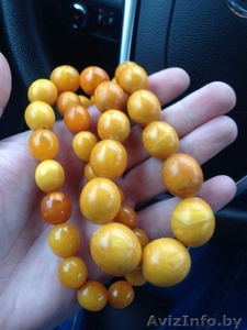 Куплю янтарные бусы,  янтарь,  куски. Дорого
